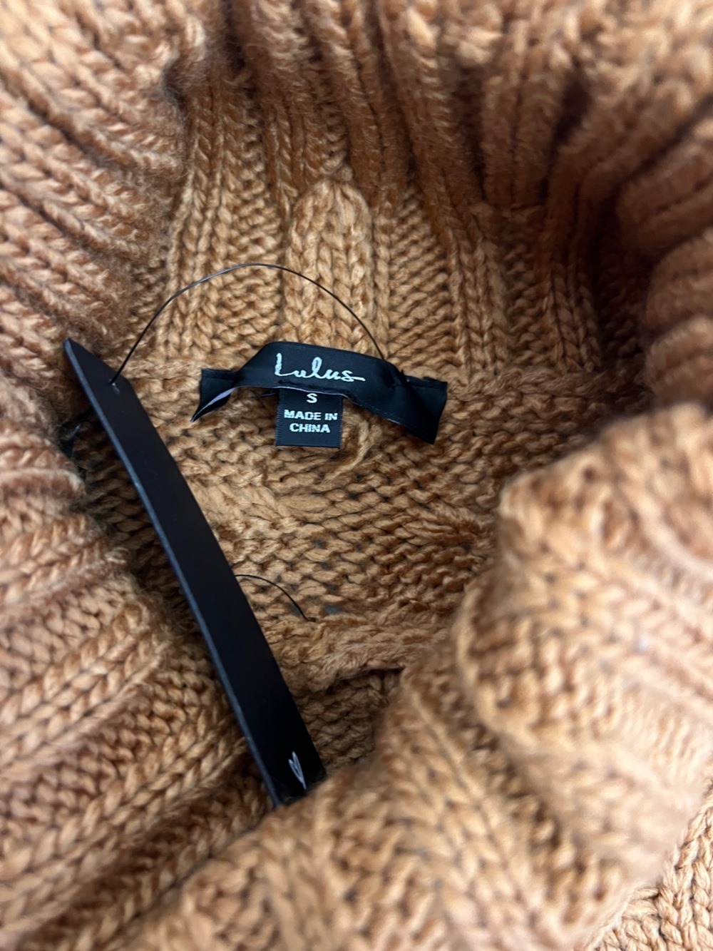 NWT ⭐️ Lulu's Adoring Heart Camel Knit Turtleneck Sweater - Picture 5 of 6